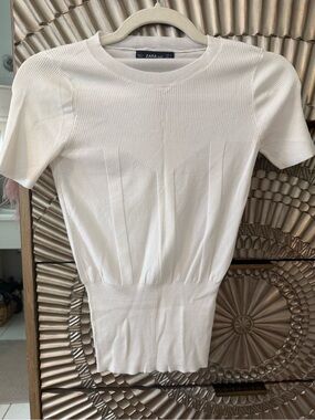 Zara Cream Short-Sleeve Ribbed Knit Top